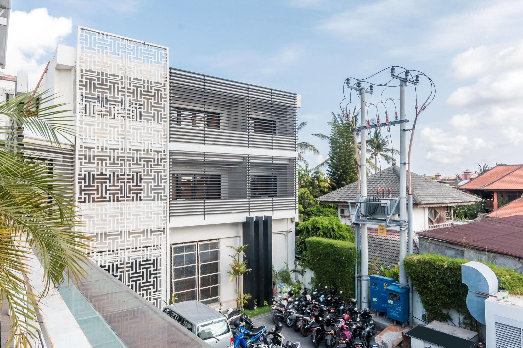 Zen Rooms Kuta Beach Poppies Lane Bagian luar foto
