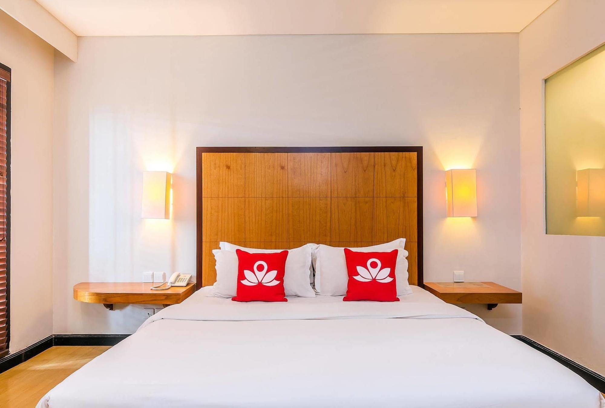 Zen Rooms Kuta Beach Poppies Lane Bagian luar foto