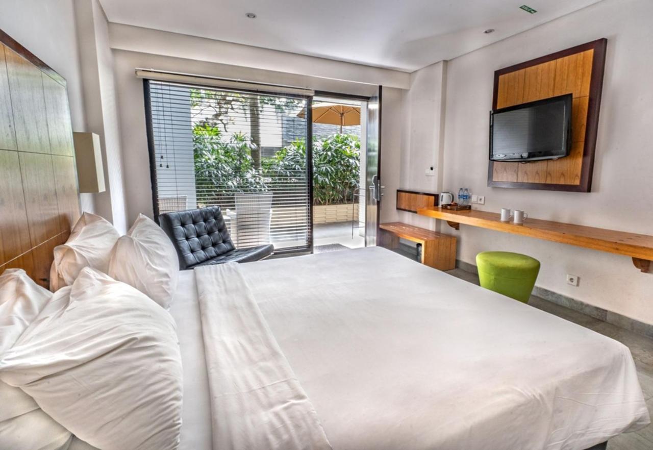 Zen Rooms Kuta Beach Poppies Lane Bagian luar foto